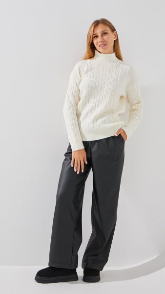 Купить Джемпер однотонный женский 04 One Size Молочный Артикул: 2000999165931 Фото №2