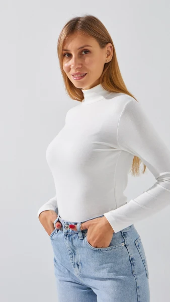 Купить Гольф однотонный женский 2512 48 Молочный Артикул: 2000999287473 Фото №3