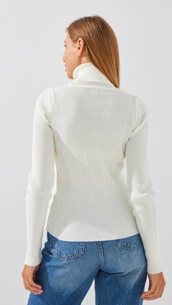 Купить Гольф однотонный женский LAWA WBC12262 S/M Молочный Артикул: 2888000014283 Фото №4