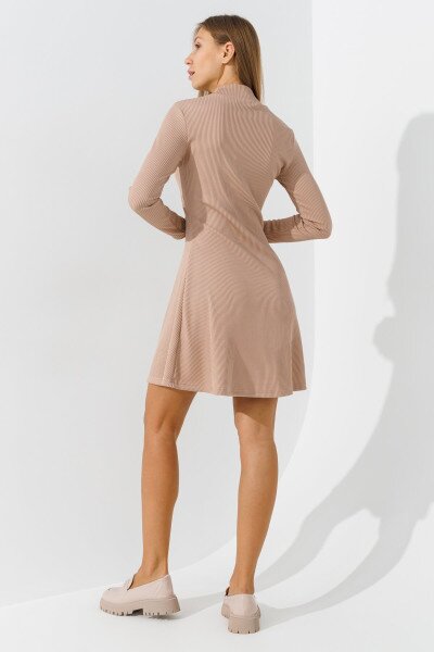 Купити Сукня однотонна жіноча LAWA WTC02350 XL Кавовий (NY) Артикул: 2000990801371 Фото №4