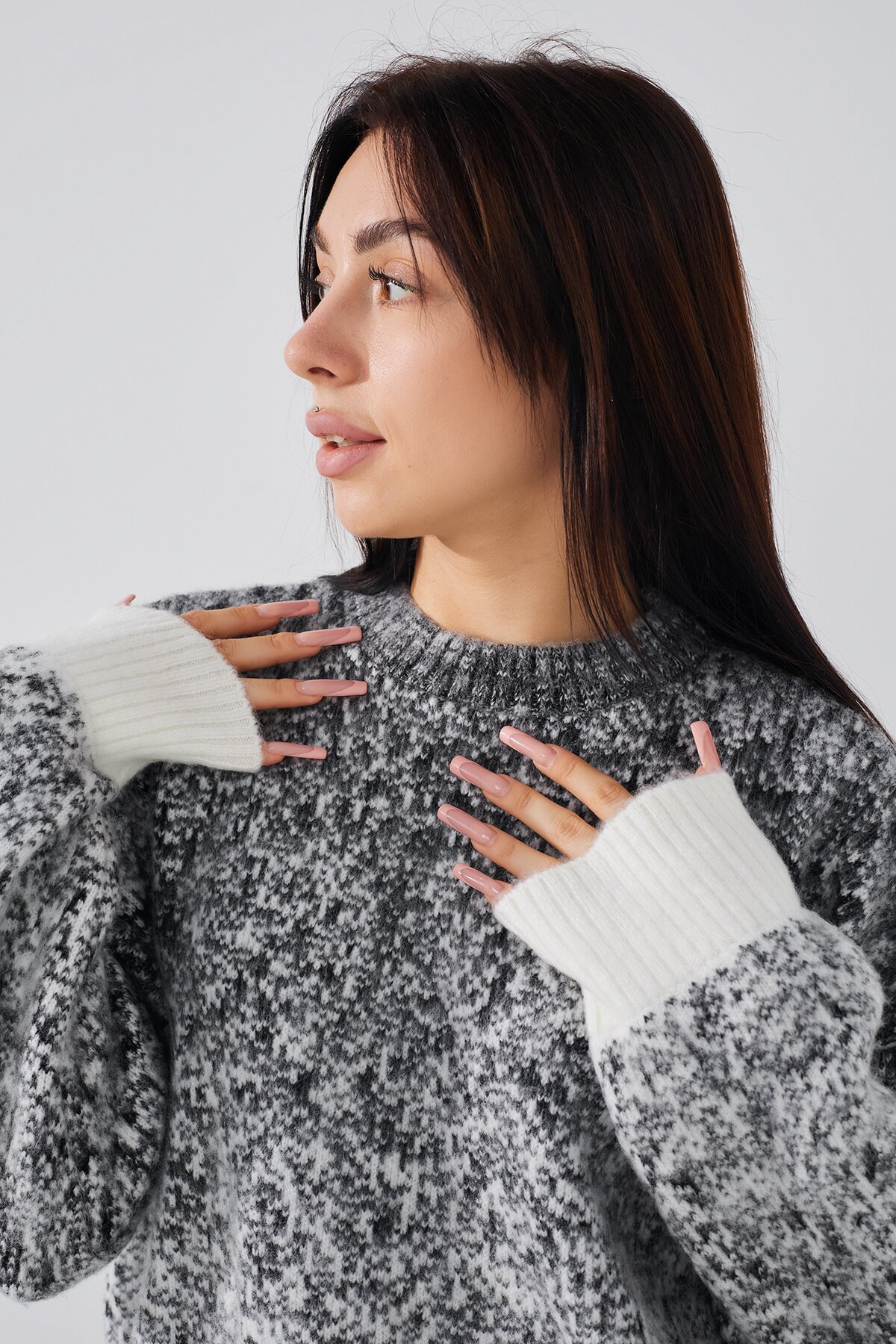 Джемпер однотонний жіночий Femme 10102 One Size Чорний (2000990349545W)  Фото №3
