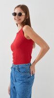 Майка однотонная женская LAWA WBC02305 XS Красный  Фото №1