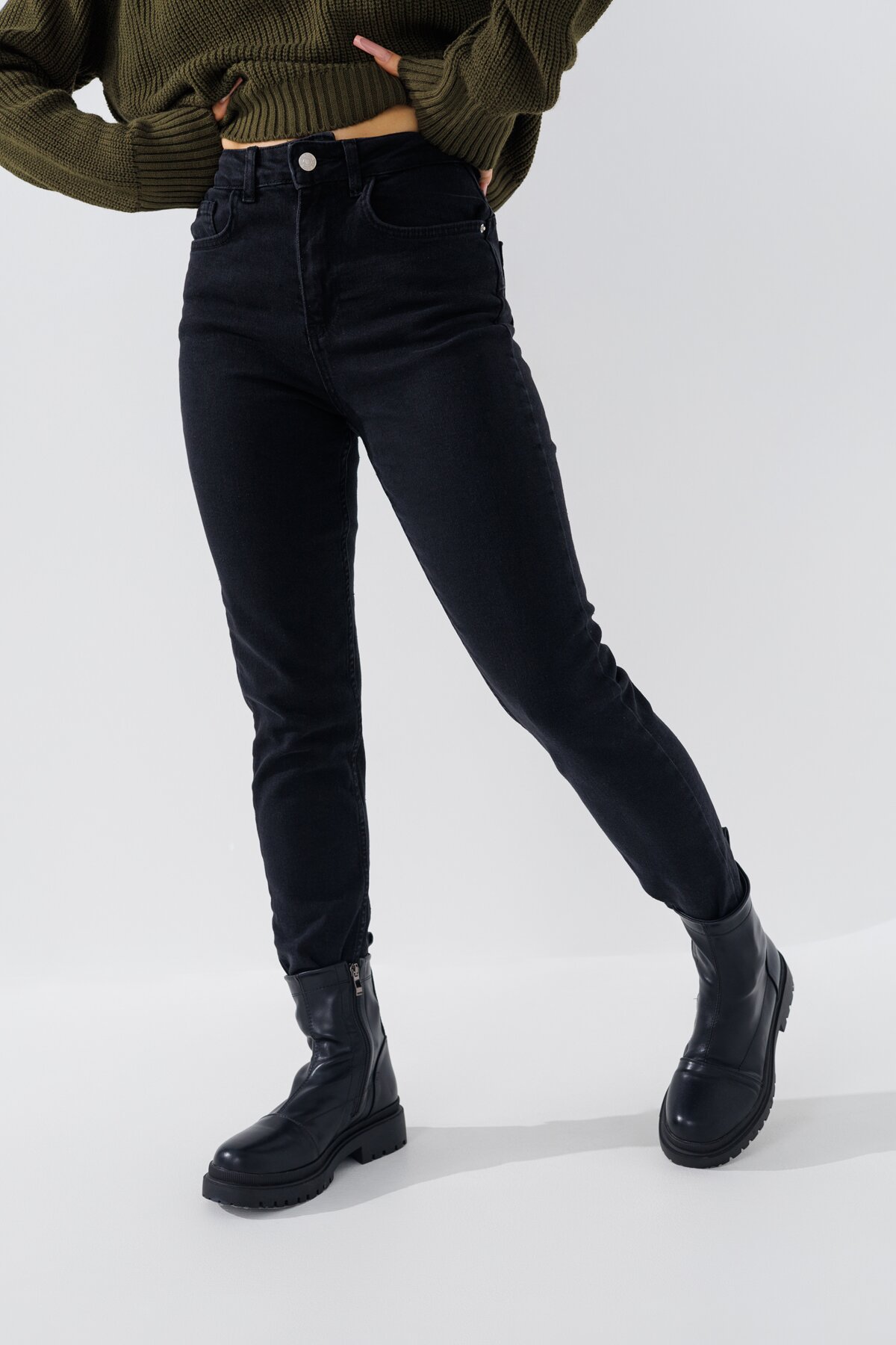 Джинсы Slim Fit женские Karol 23321-S 34 Черный (2000990248305D)  Фото №1