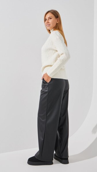 Купить Джемпер однотонный женский 04 One Size Молочный Артикул: 2000999165931 Фото №4