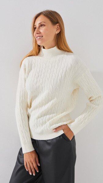 Купить Джемпер однотонный женский 04 One Size Молочный Артикул: 2000999165931 Фото №3