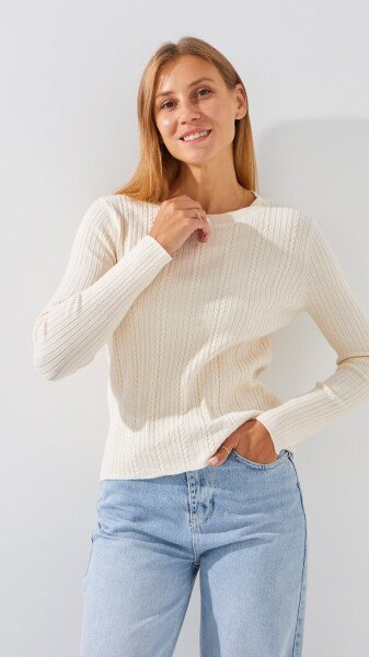 Купить Джемпер однотонный женский On me 98107-1 One Size Молочный Артикул: 2000999154409 Фото №1