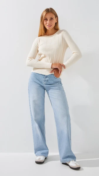 Купить Джемпер однотонный женский On me 98107-1 One Size Молочный Артикул: 2000999154409 Фото №2