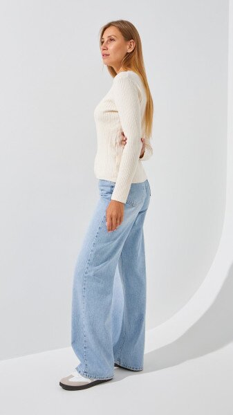 Купить Джемпер однотонный женский On me 98107-1 One Size Молочный Артикул: 2000999154409 Фото №4