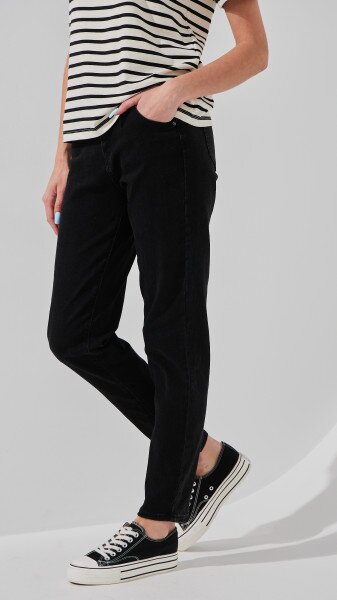 Купить Джинсы Mom Fit женские 3012 25 Черный Артикул: 2000999186622 Фото №3