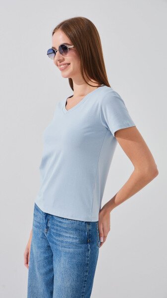 Купить Футболка однотонная женская Na Fan 002 One Size Голубой Артикул: 2000991047716 Фото №4