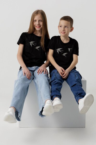 Футболка з вишивкою дитяча Ecrin FL-116140-1 116 см Чорний (2000990470560S)
