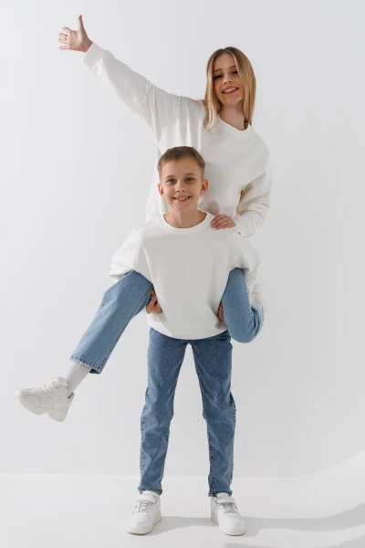 Купить Свитшот однотонный унисекс First Kids 0070 152 см Молочный Артикул: 2000990952622 Фото №2