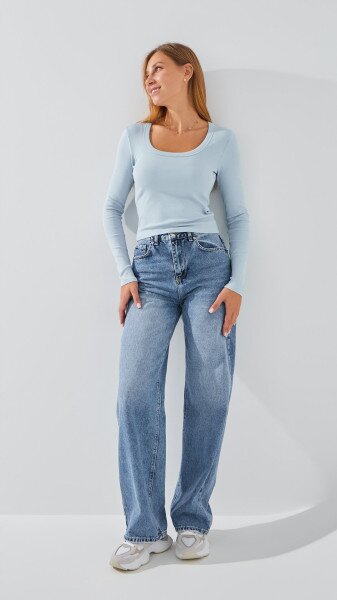 Купить Топ однотонный женский Bclothing 8854 M Голубой Артикул: 2000999178641 Фото №2