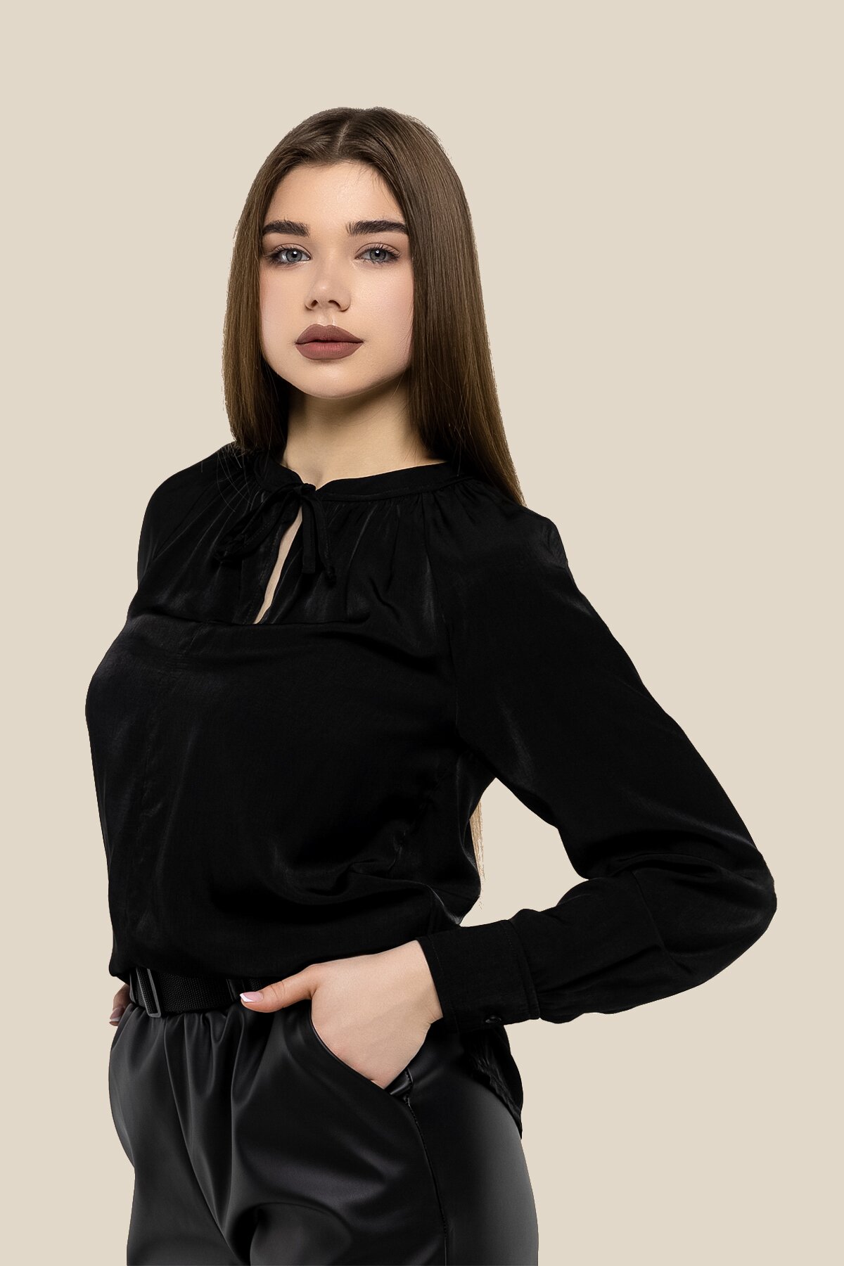 Блуза однотонная женская LAWA WBC02326 S Черный  Фото №1