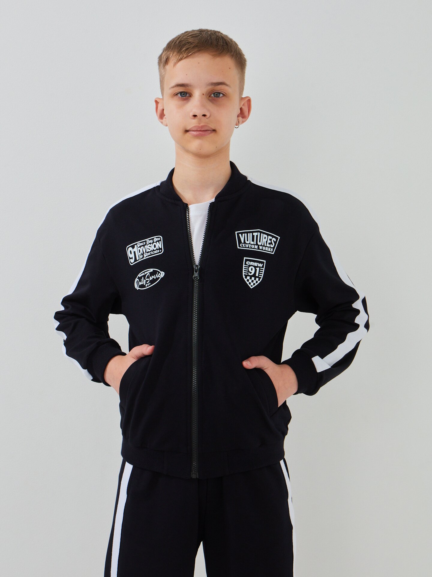Купити Бомбер для хлопчика LAWA P-BB02337 146 см Темно-синій Артикул: 2000999586248 Фото повноекранне №1