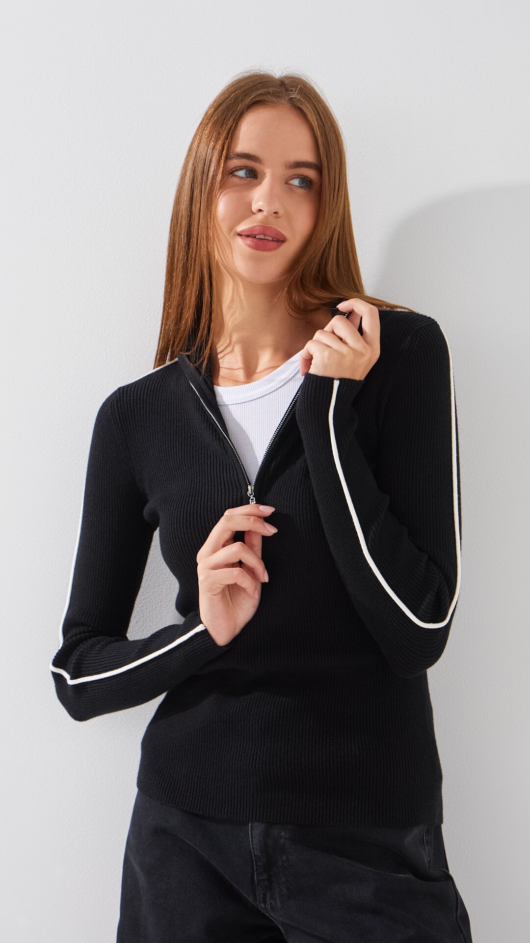 Купити Джемпер однотонний жіночий On me T2399-1 XL Чорний Артикул: 2000999153358 Фото повноекранне №3