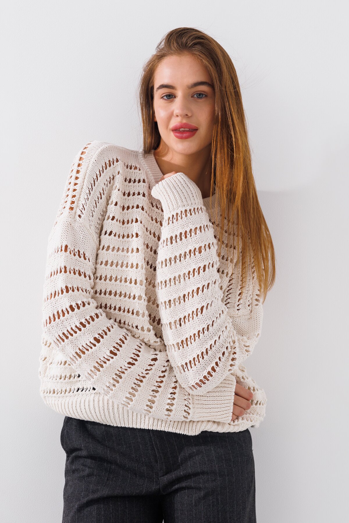 Джемпер однотонный женский Femme 2024 One Size Молочный (2000990221452D)  Фото №0