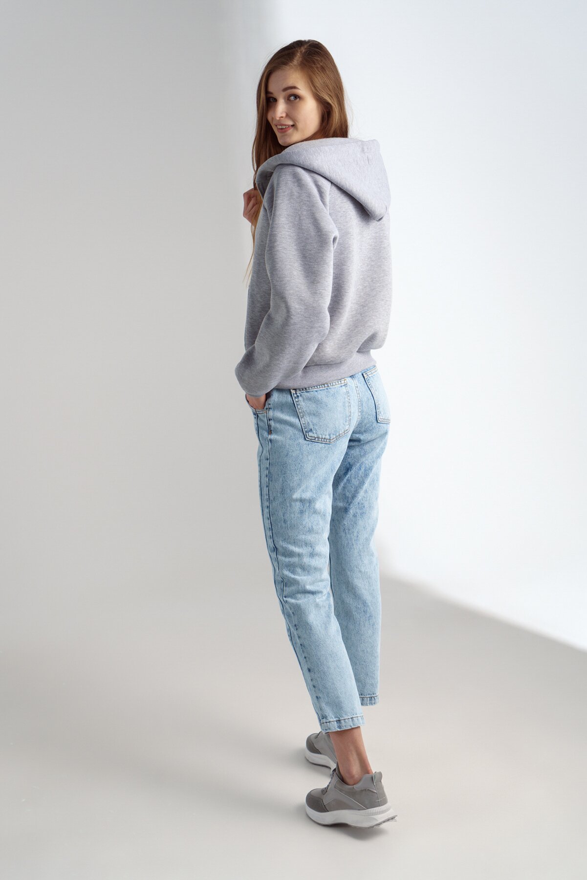 Купити Джинси Mom Fit жіночі Karol 23543 38 Блакитний (2000990360625D) Артикул: 2000990360625 Фото повноекранне №6