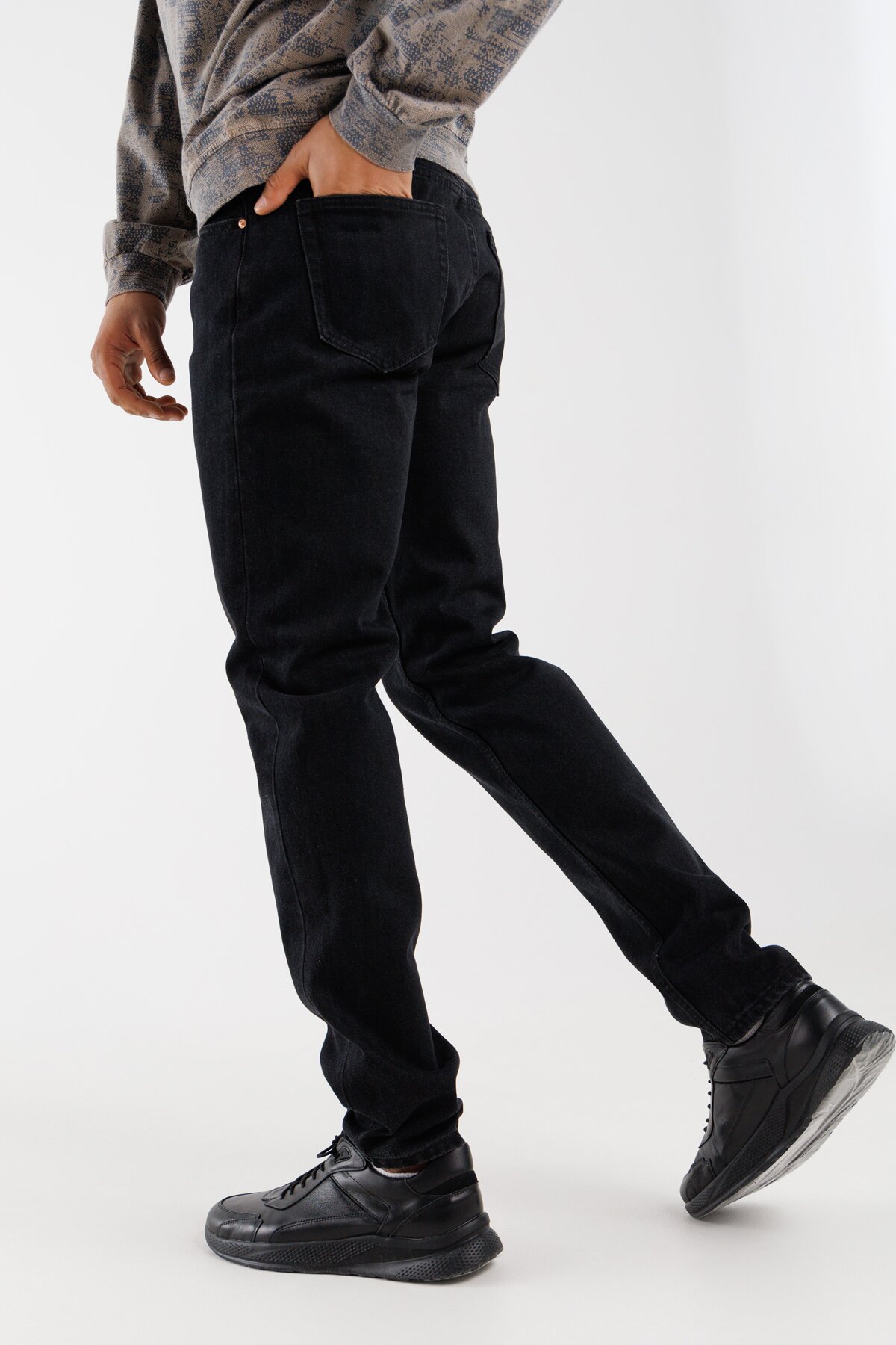 Джинсы Regular Fit мужские Ren Tomogo DM-4 30 Черный  Фото №2