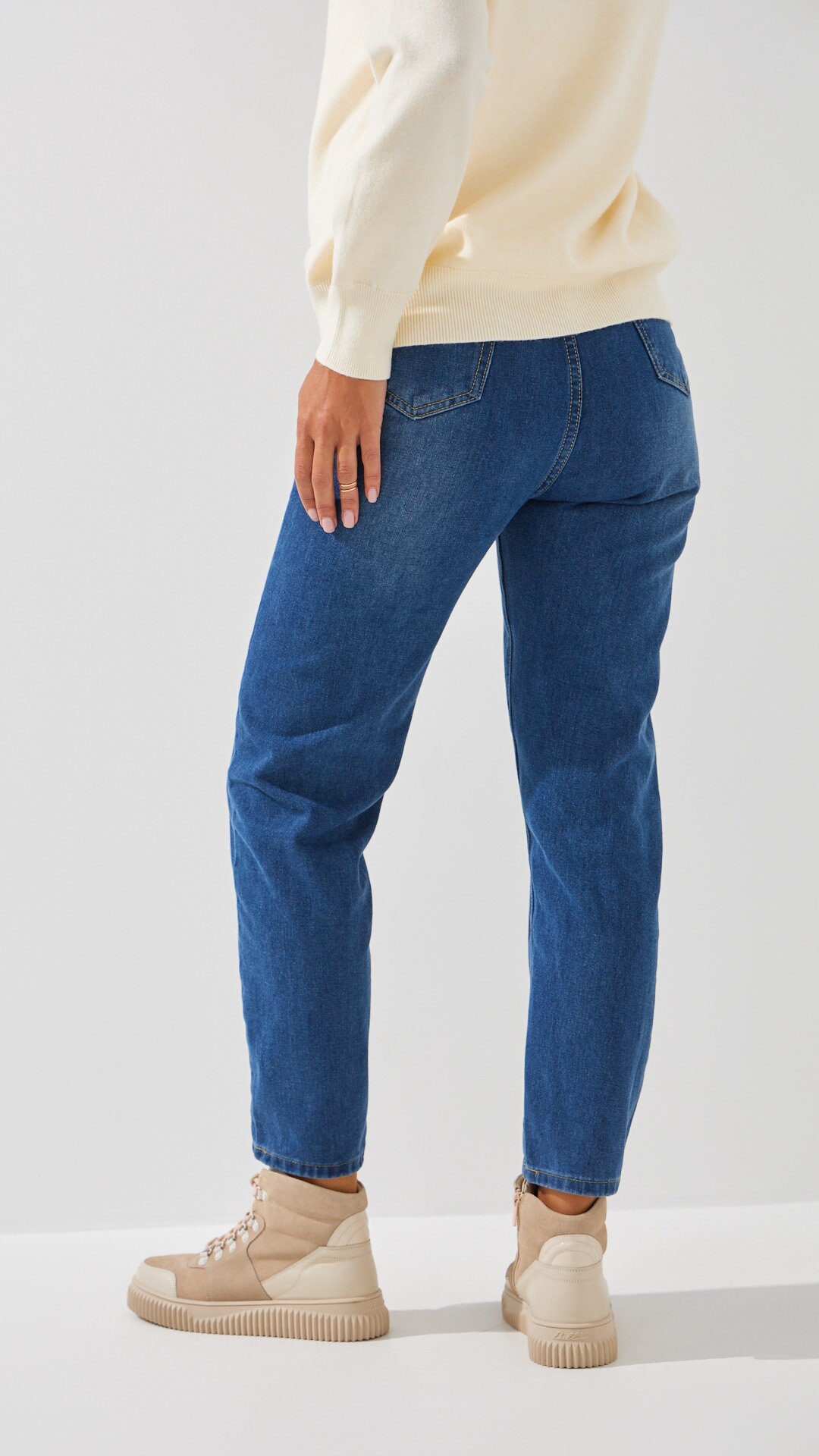 Купити Джинси однотонні Mom Fit жіночі 1908 2XL Синій Артикул: 2000999193248 Фото повноекранне №4