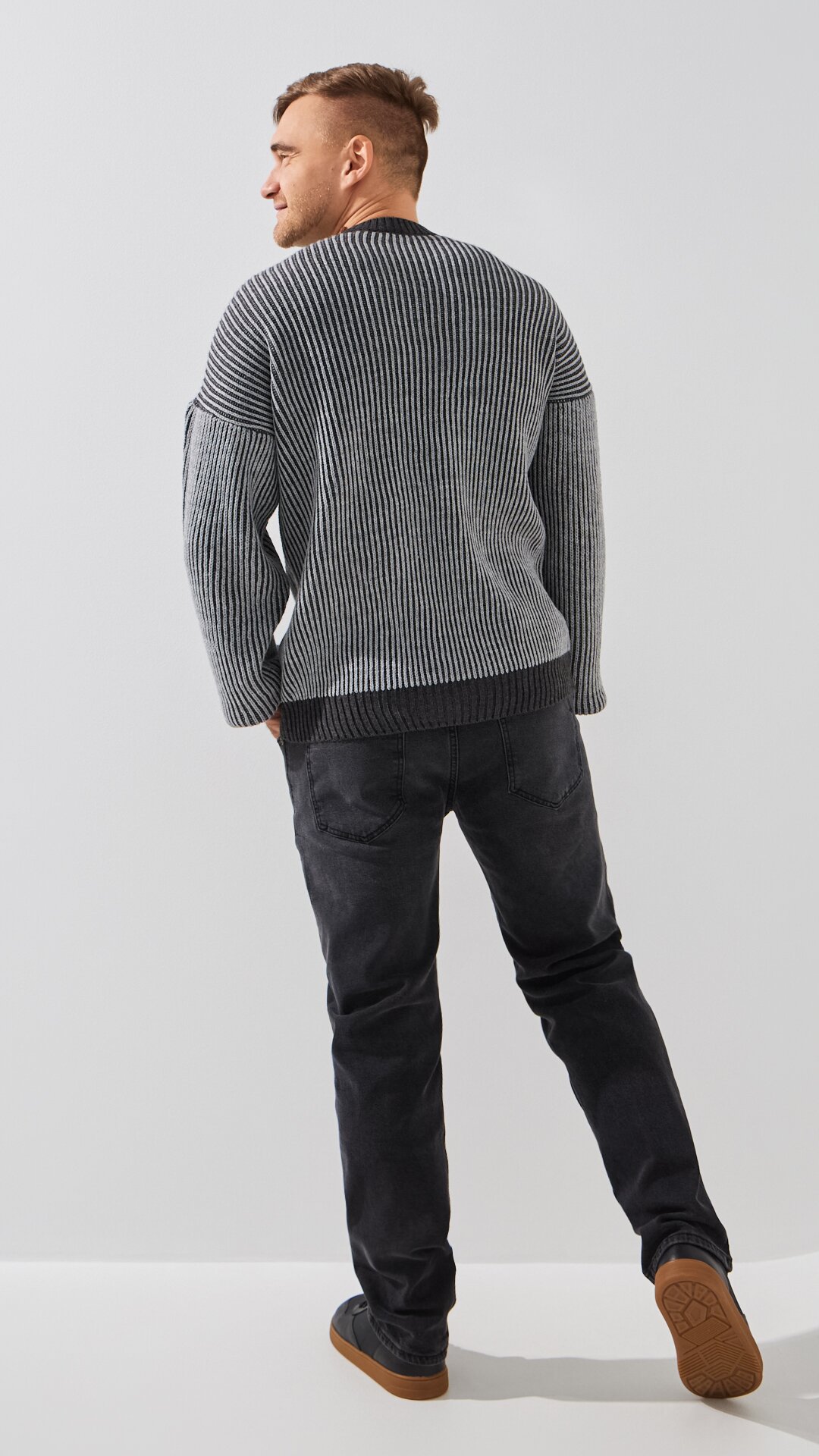 Купити Джинси Regular Fit чоловічі  HB400 28 Графітовий Артикул: 2000999193637 Фото повноекранне №5