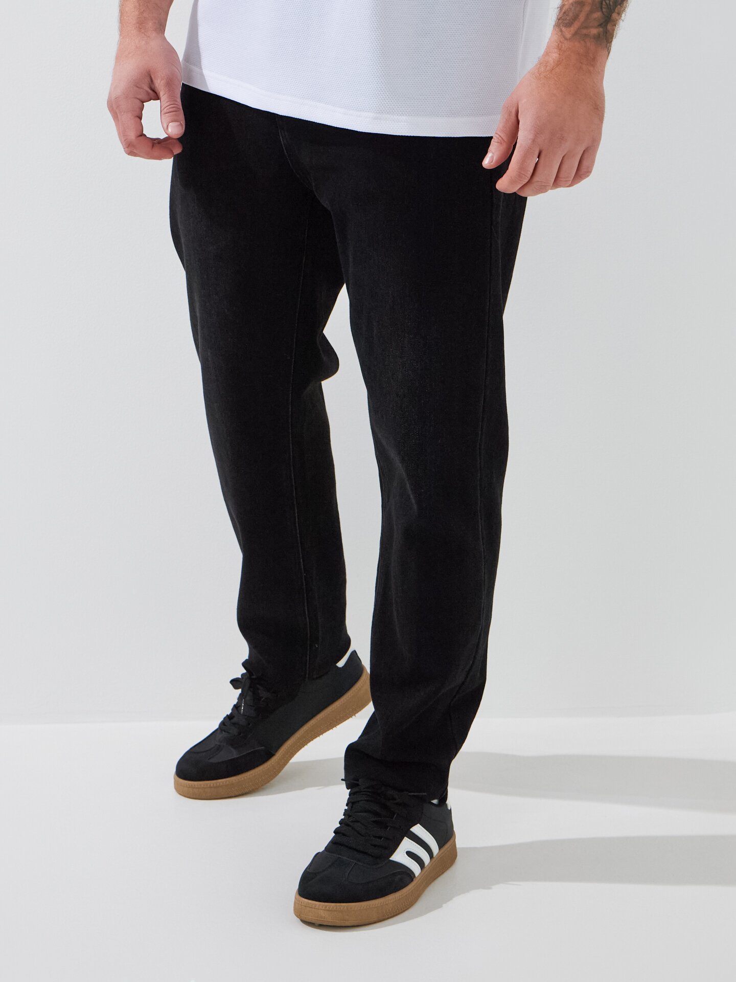 Купити Джинси Slim Fit однотонні чоловічі GENUA 2226 32 Чорний Артикул: 2000999385650 Фото повноекранне №1