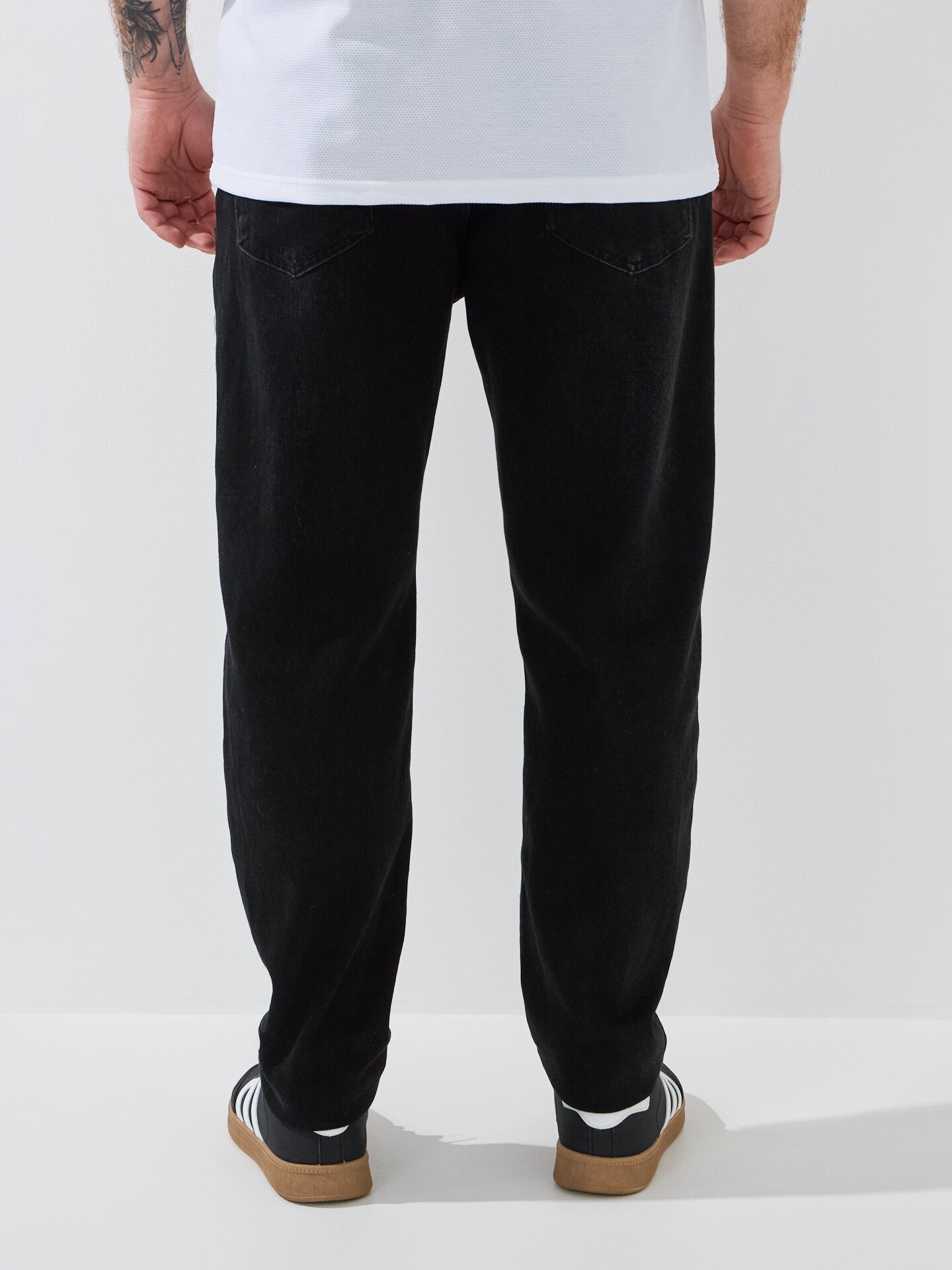 Купити Джинси Slim Fit однотонні чоловічі GENUA 2226 32 Чорний Артикул: 2000999385650 Фото повноекранне №3
