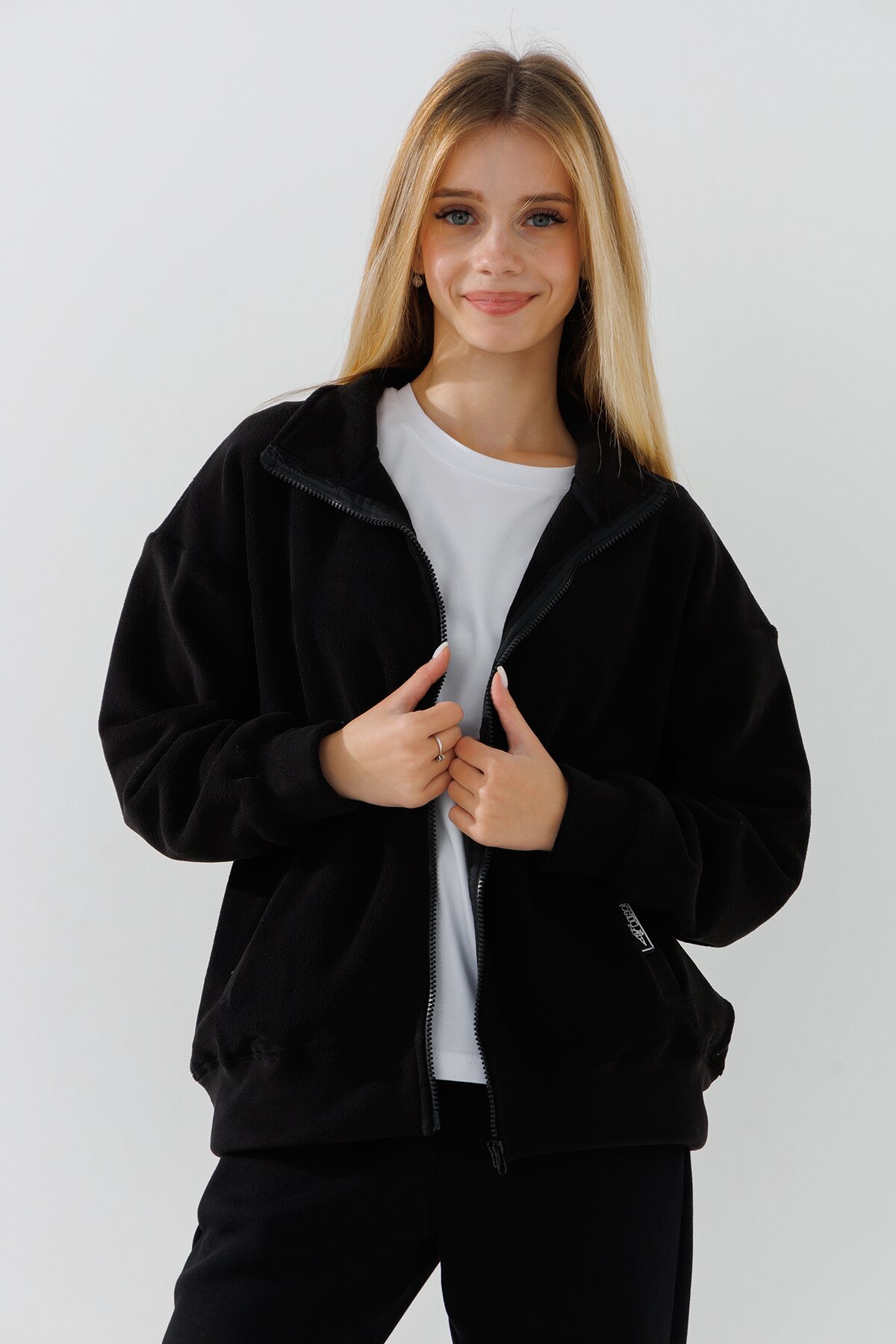 Кофта однотонна для хлопчика Lizi 24870 146 см Чорний  Фото №0