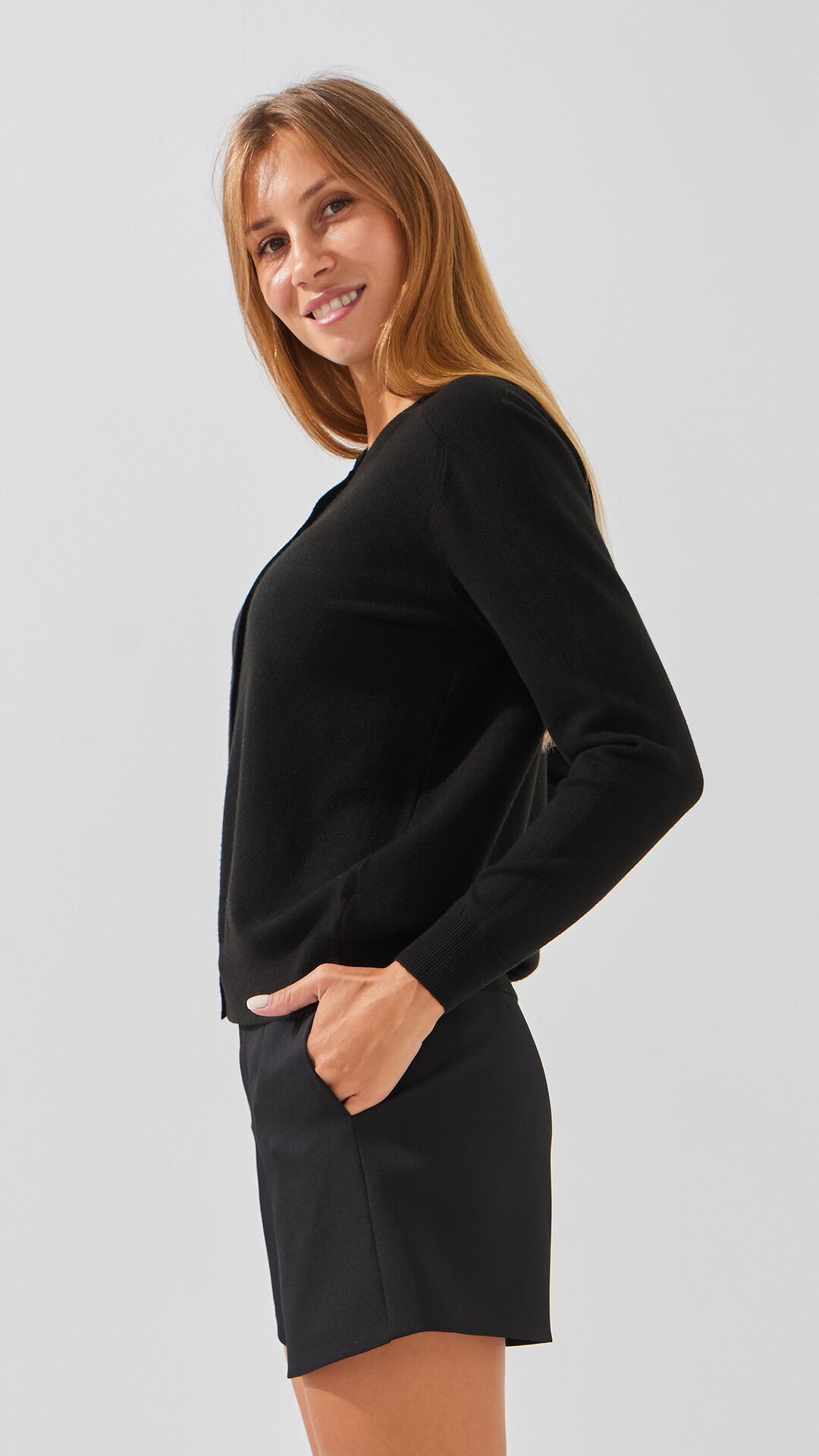 Кофта однотонная женская On me T23163 One Size Черный  Фото №2