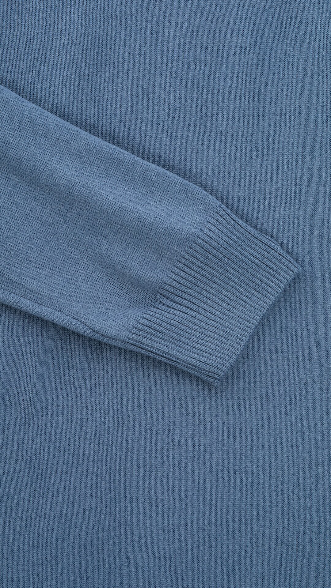 Купити Пуловер однотонний чоловічий GENUA G01205-0006 2XL Синій Артикул: 2000999471834 Фото повноекранне №9