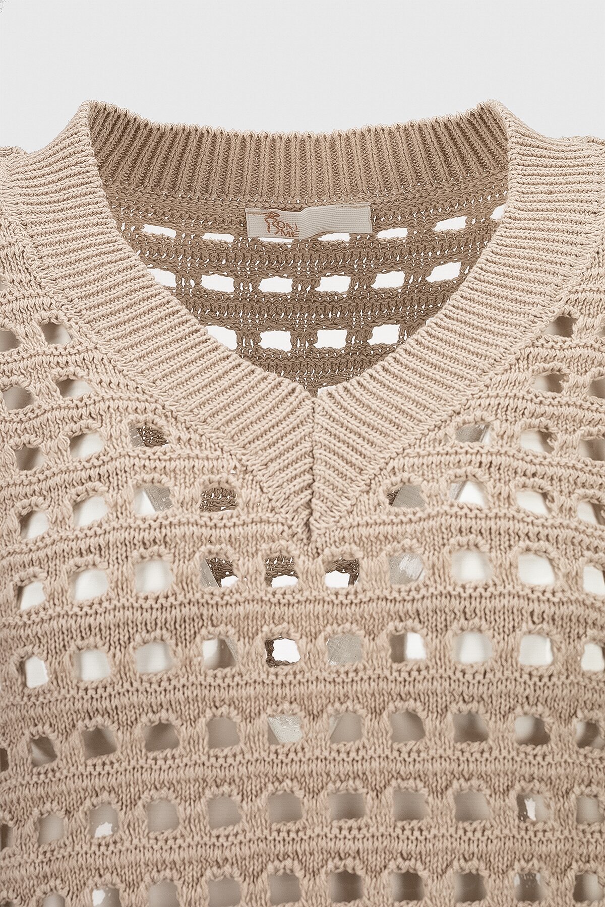 Пуловер однотонный женский Femme 1016 One Size Бежевый (2000989871156D)  Фото №7