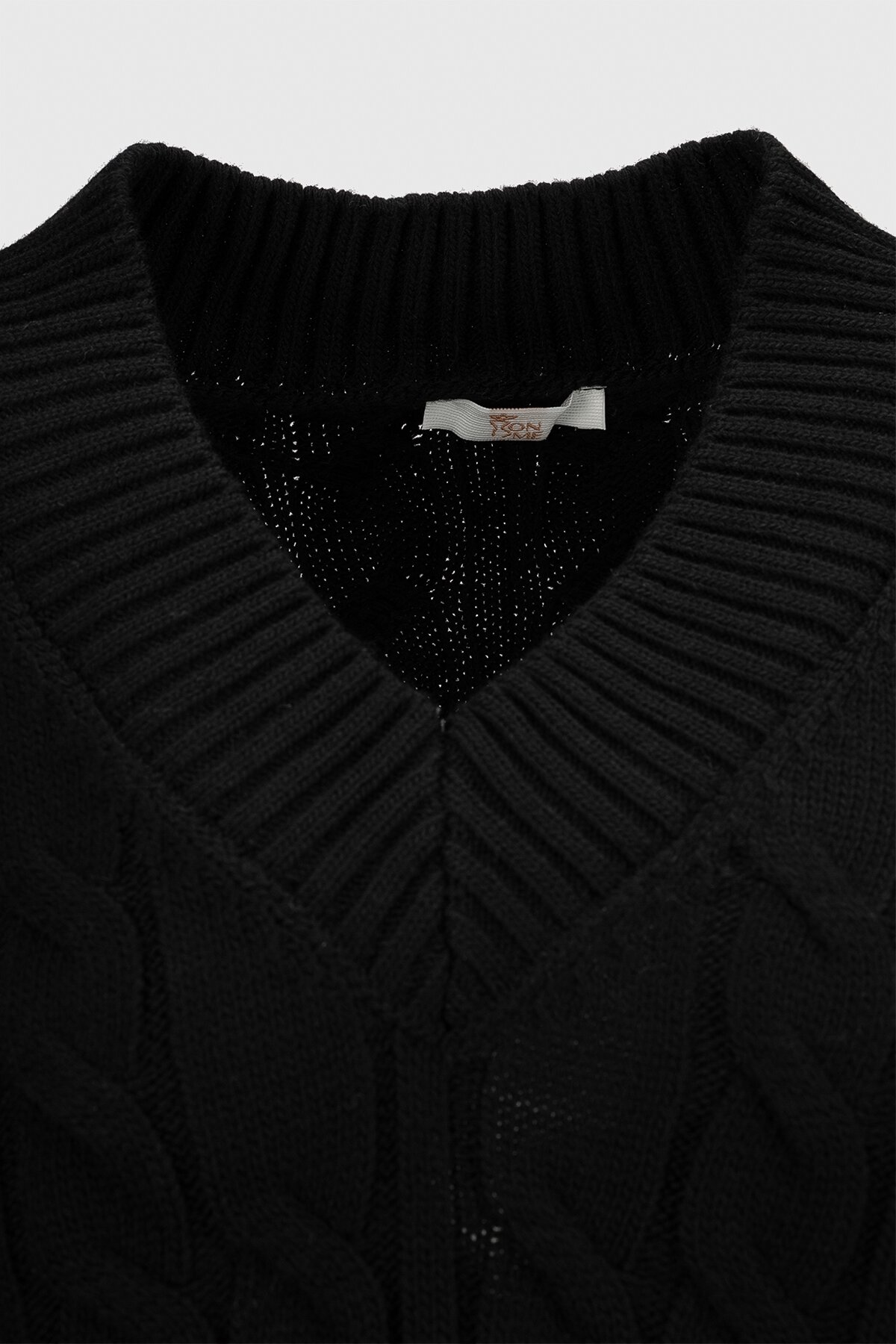Пуловер однотонний жіночий Femme 2026 One Size Чорний (2000990221483W)  Фото №6