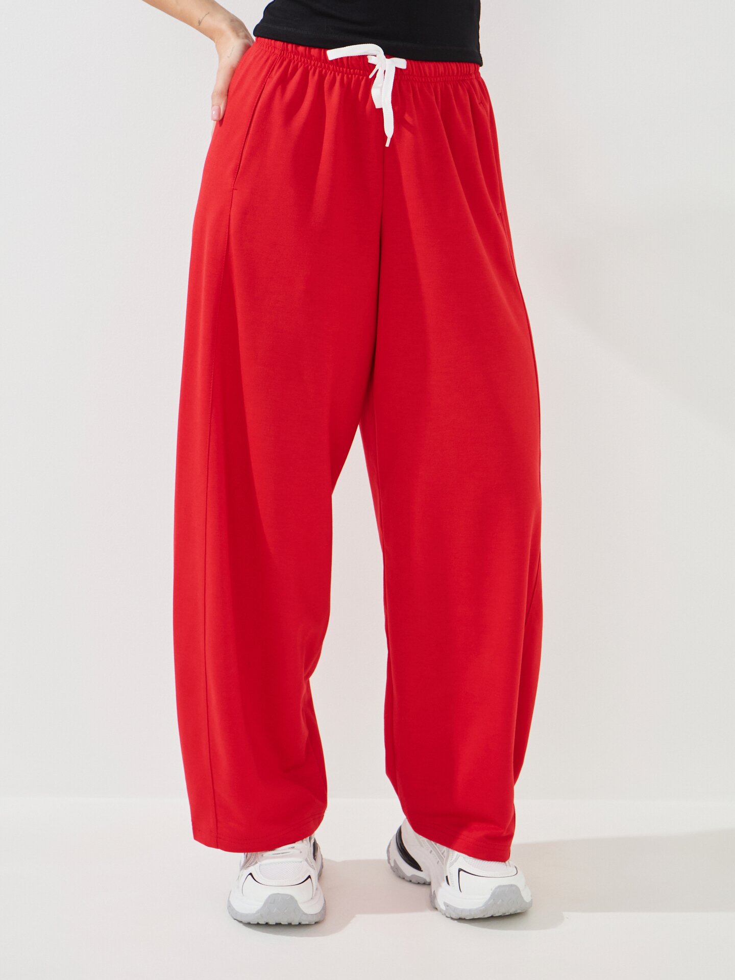 Купити Спортивні штани Baggy однотонні жіночі GENUA G01142-0009 S Червоний Артикул: 2000999558689 Фото повноекранне №1