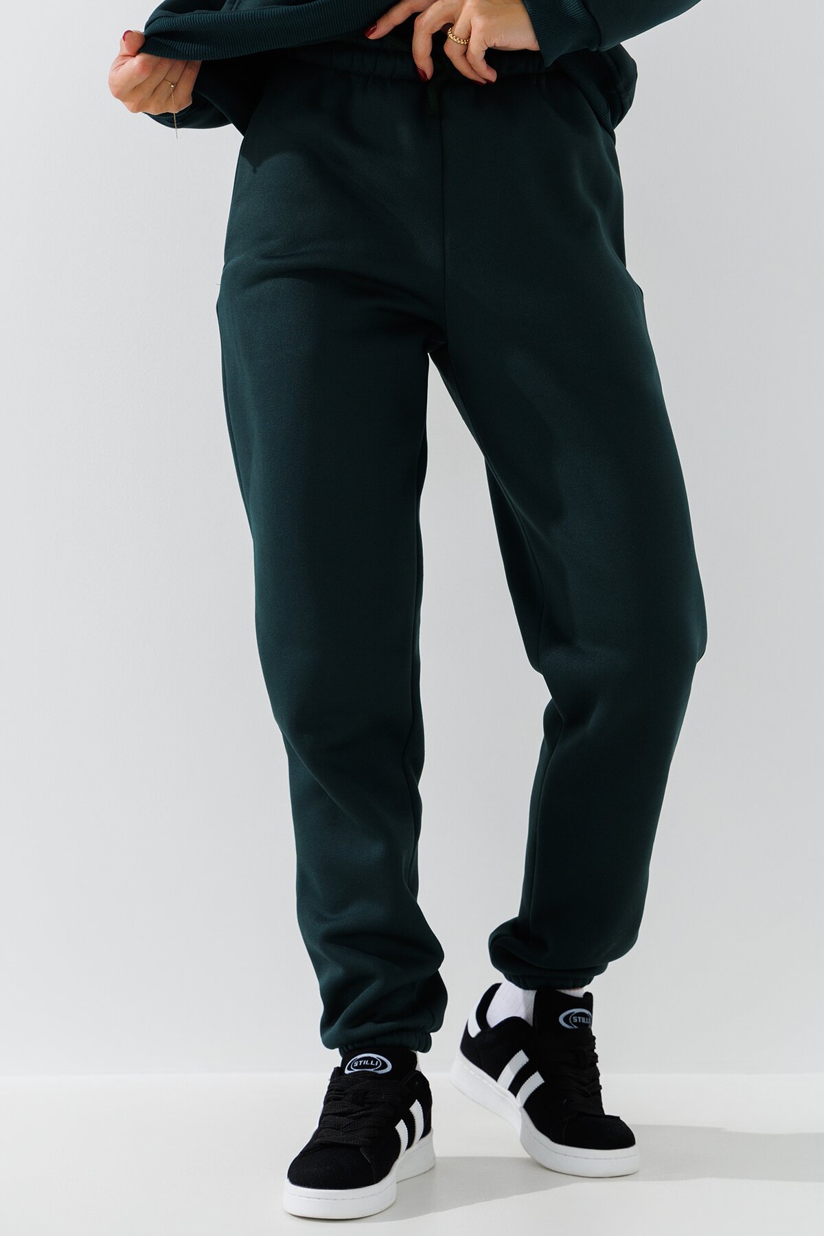Спортивные штаны джоггеры женские LAWA WBC02438 XS Темно-зеленый  Фото №0