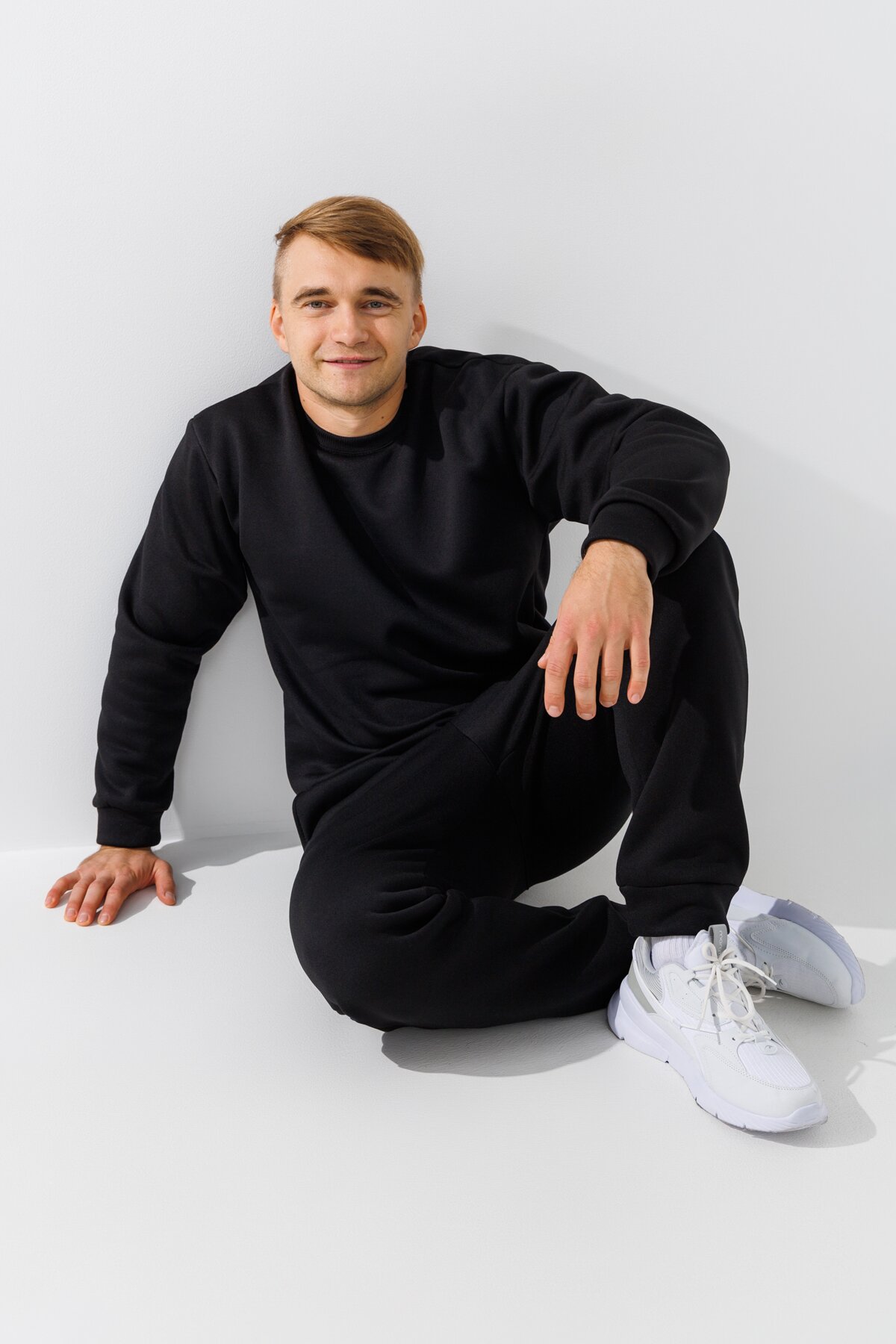 Свитшот однотонный мужской Demos 221 baza 2XL Черный  Фото №2
