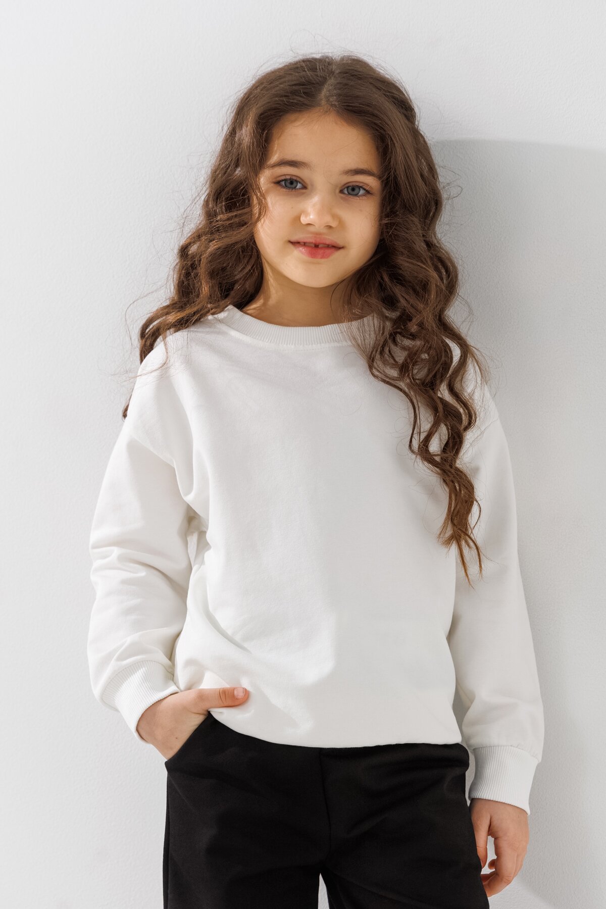 Свитшот однотонный унисекс First Kids 0069 116 см Молочный  Фото №0